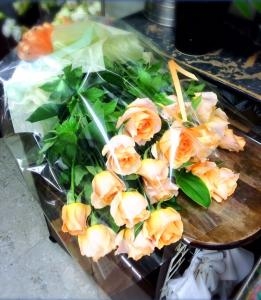 お誕生日用の花束をバラのオークランドで！！｜「国会花苑」　（東京都千代田区の花キューピット加盟店 花屋）のブログ