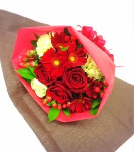 送別用に赤系の花束をお届けしました！！｜「国会花苑」　（東京都千代田区の花キューピット加盟店 花屋）のブログ