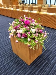 芍薬を使ったテーブル花を活けてみました！！｜「国会花苑」　（東京都千代田区の花キューピット加盟店 花屋）のブログ