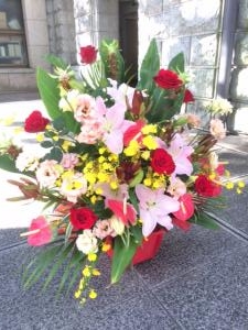 会社様の開設祝に御祝アレンジメントをお届けしました。｜「国会花苑」　（東京都千代田区の花キューピット加盟店 花屋）のブログ