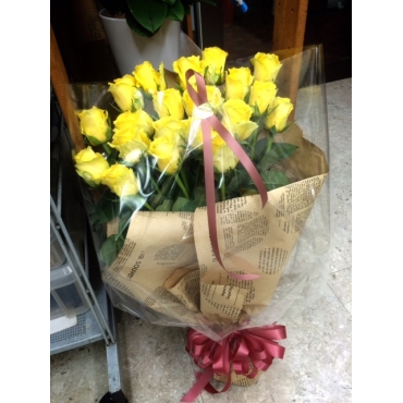 黄色いバラ２０本の花束